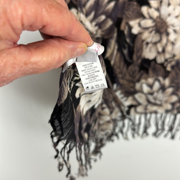 ISAAC MIZRAHI LIVE SCARF WRAP SHAWL NWOT BROWN BLACK BEIGE WITH FRINGE  FLORAL - Picture 6 of 7